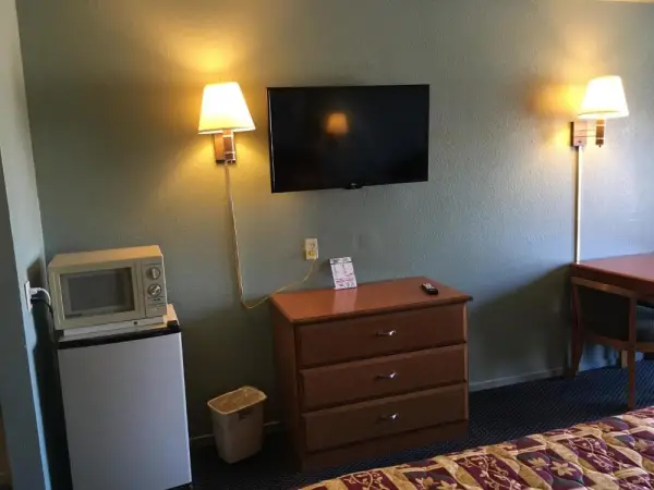Applegate Inn 4